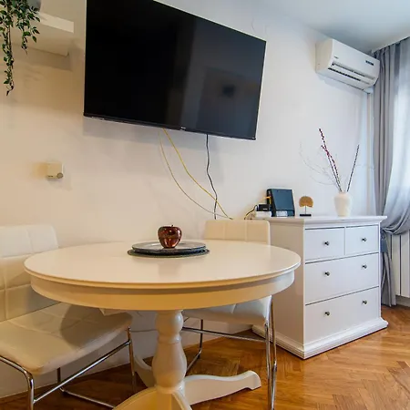 Flexible Selfcheckins 87 - - Parking - Loggia - Bedroom