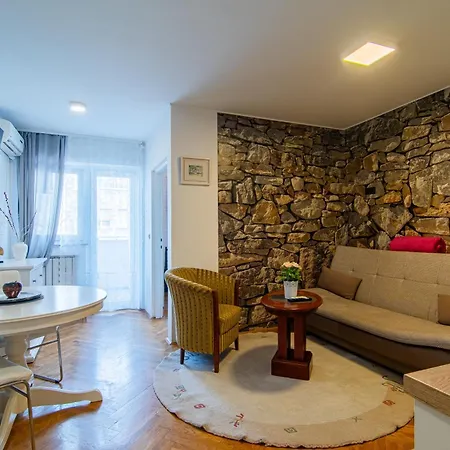 Apartment Flexible Selfcheckins 87 - - Parking - Loggia - Bedroom *