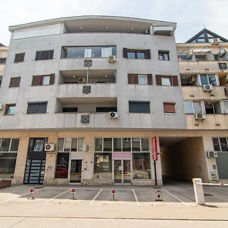 Apartment Flexible Selfcheckins 87 - - Parking - Loggia - Bedroom
