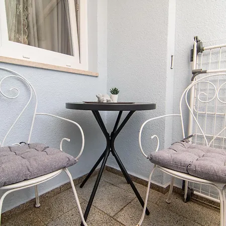 Flexible Selfcheckins 87 - - Parking - Loggia - Bedroom Zagreb