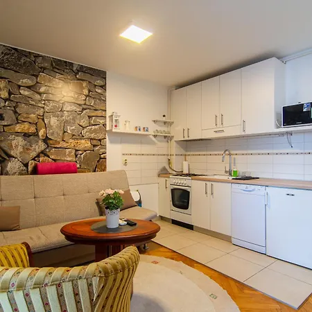 Flexible Selfcheckins 87 - - Parking - Loggia - Bedroom * Zagreb